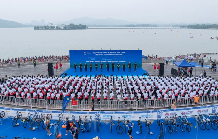 熊貓?bào)w育-聯(lián)合會(huì)x京東，發(fā)布《2025健身訓(xùn)練行業(yè)趨勢(shì)洞察》| 附報(bào)告領(lǐng)取